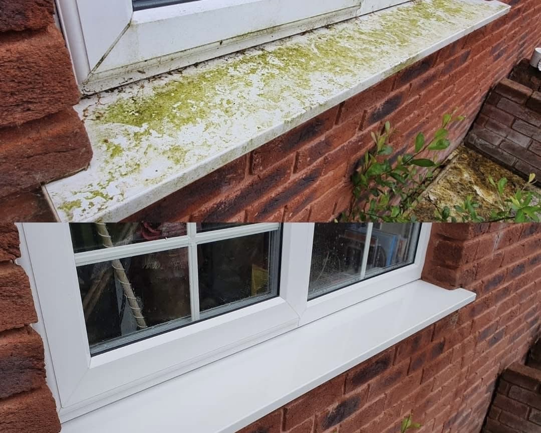 Pure-water window clean on a residential property in Gosport